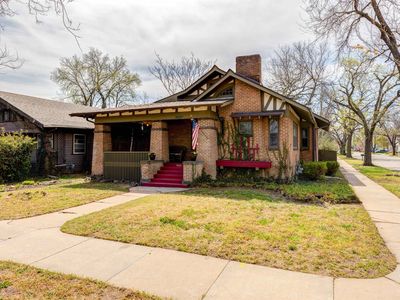 823 W Iron Ave