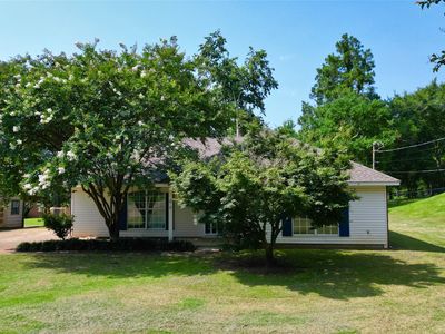 Property at 17 Hilltop Cir, Deatsville, AL