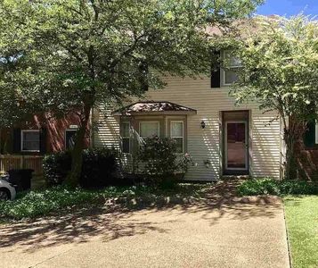 1462 Roxbury Ct