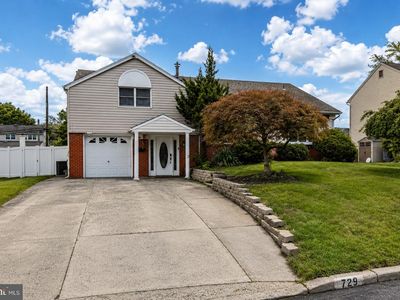 729 Saint Davids Ave