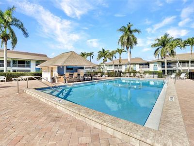 325 Charlemagne BLVD #C204