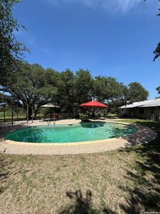 3881 MENGER DR