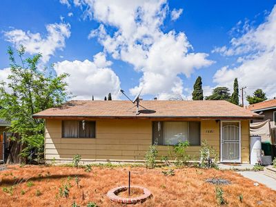 1081 N San Gorgonio Ave