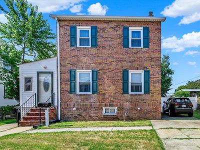 212 Maple Ave