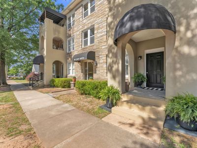 801 E North St Unit 3