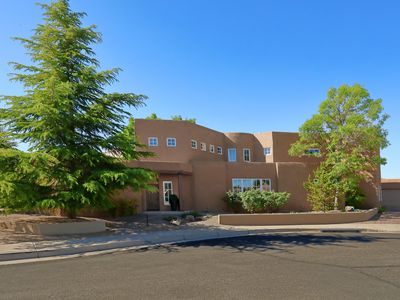 1901 Avenida Alturas NE