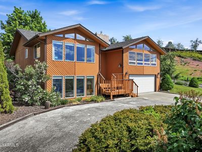 Property at 1015 Nordic Heights Dr, Selah, WA