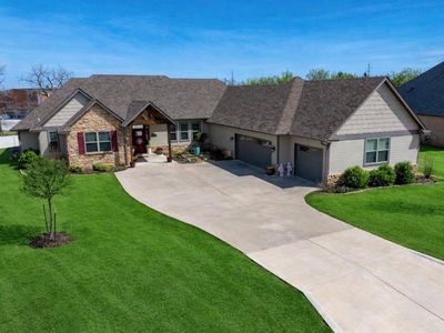 2727 Woodlawn Ct