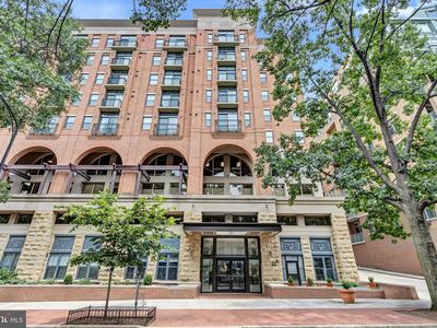 1111 25th St NW APT 709