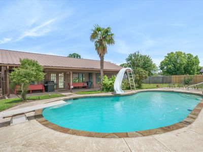 Property at 599 S Oak St, Van, TX