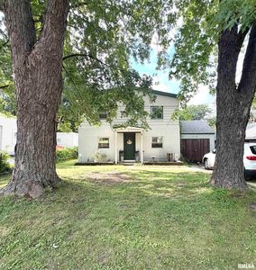 2119 E Riverview Ct