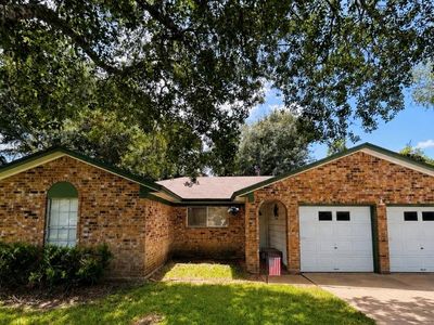 2 Travis Ct