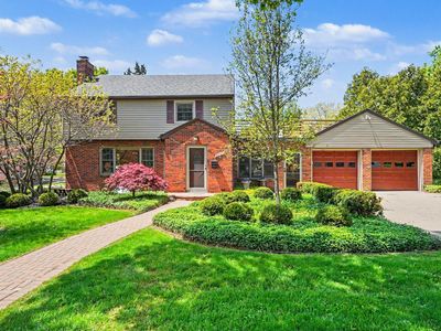 2030 Devolson Ave