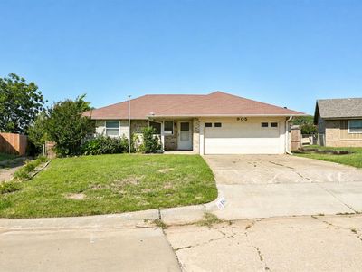 905 Highlander Dr
