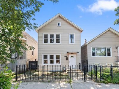 3504 S Maplewood Ave