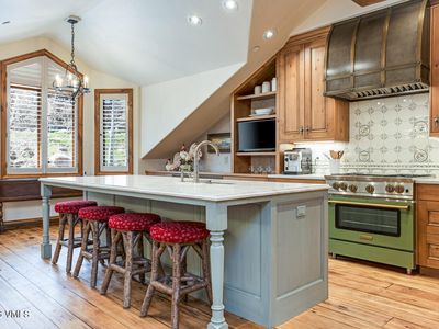 1330 Sandstone Dr