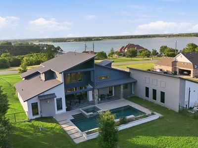 211 Hunter Pass