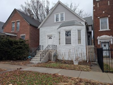 654 E 92nd Pl