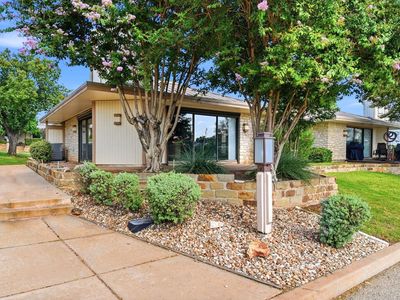 1406 Broken Hills