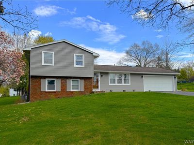 24 Dahlia Dr