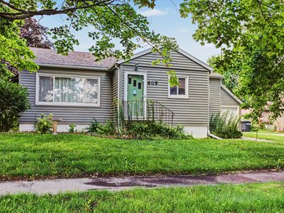 609 Story St