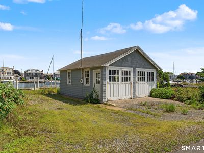 338 West Shore Avenue