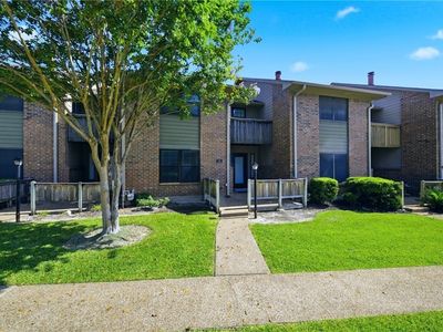 2400 Longmire Dr APT 103