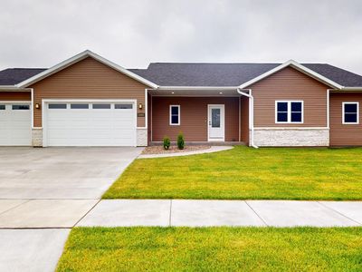 1222 Leo Dr
