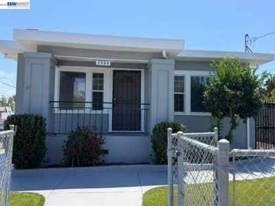 2050 102nd Ave