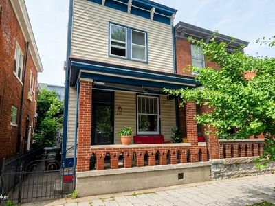 420 W 6th St