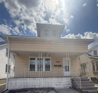 1307 University Ave