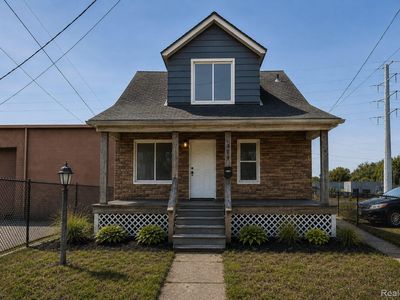 329 W Muir Ave