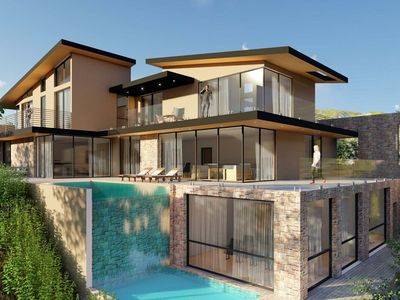 6744 Mulholland Dr