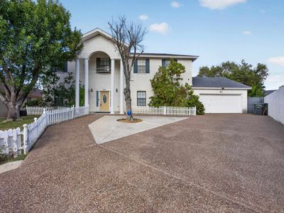 9013 Cliff Dr