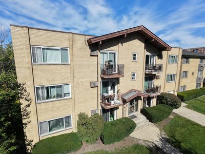 1354 E Washington St APT 102