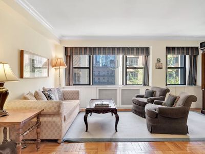 345 E 52nd St APT 6D