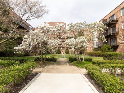 1730 Hinman Ave APT 4G