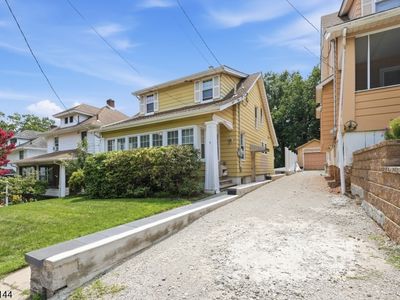 7 -9 Henderson St