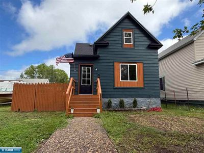224 3rd St NW