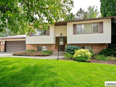 2323 Westcliff Dr