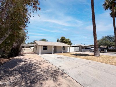 2042 W PASADENA Avenue