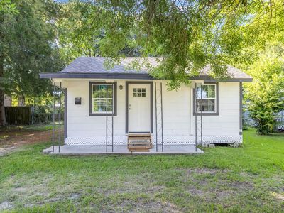 Property at 2215 Avenue B, Nederland, TX