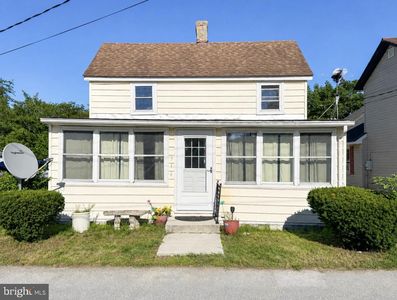 314 Race St