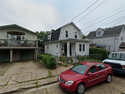 911 Lenz Ave