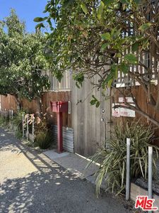 2416 Walnut Ave