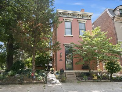 844 Overton St