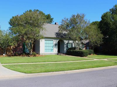 18225 Bel Meadow Ave