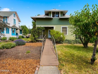 109 N 7th St