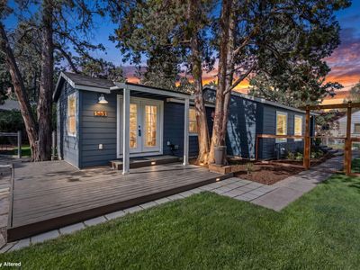 565 SE Woodland Blvd