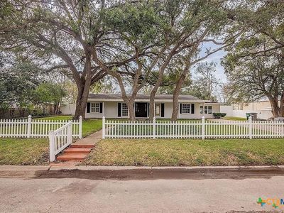 101 E Loma Vista Ave